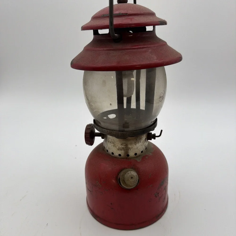 Coleman 200a red